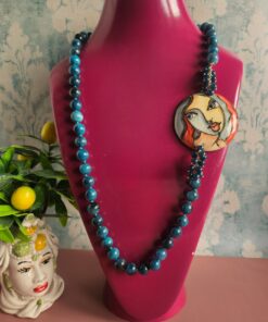 collana lunga siciliana con apatite naturale e ceramica di caltagirone dipinta a mano