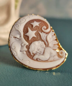 Alternative view of Anello Vittoriano in Argento 925 Placcato Oro con Cammeo Luna e Angelo