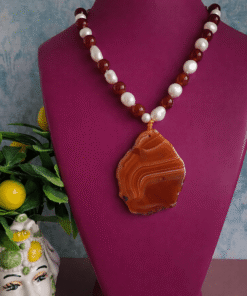 Collana Decollete con Perla, Corniola e Ciondolo Agata Naturale rosso marrone