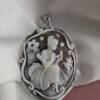 ciondolo cammeo dama scolpito a mano dalla conchiglia sardonica a torre del greco