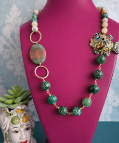 Collana Siciliana con Agata Fuoco Verde e Pesce in Ceramica di Caltagirone