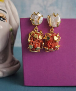 Orecchini Pendenti con Perle di Fiume e Corallo del Mediterraneo