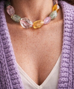collana girocollo con sassi irregolari di quarzo