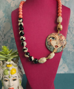 Collana Siciliana con Rodocrosite, Agata del Madagascae e Disco in Ceramica di Caltagirone