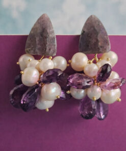 orecchini a grappolo con perle e ametista naturale