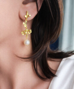 orecchini sposa con rami di corallo e perle barocche tonde