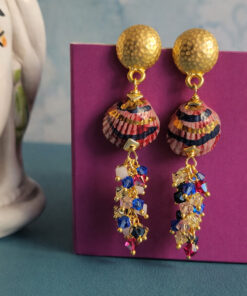 Orecchini Pendenti con Conchiglie in Ceramica di Caltagirone Dipinta a Mano e Cristalli Swarovski