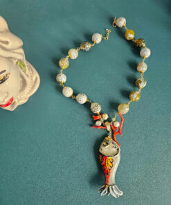Alternative view of Collana Girocollo con Agata Fuoco Verde e Pesce in Ceramica di Caltagirone