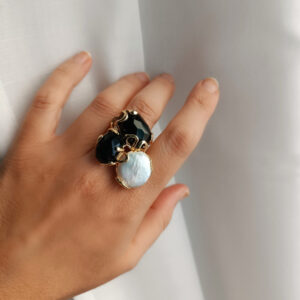 anello triplo con onice nero e perla barocca piatta
