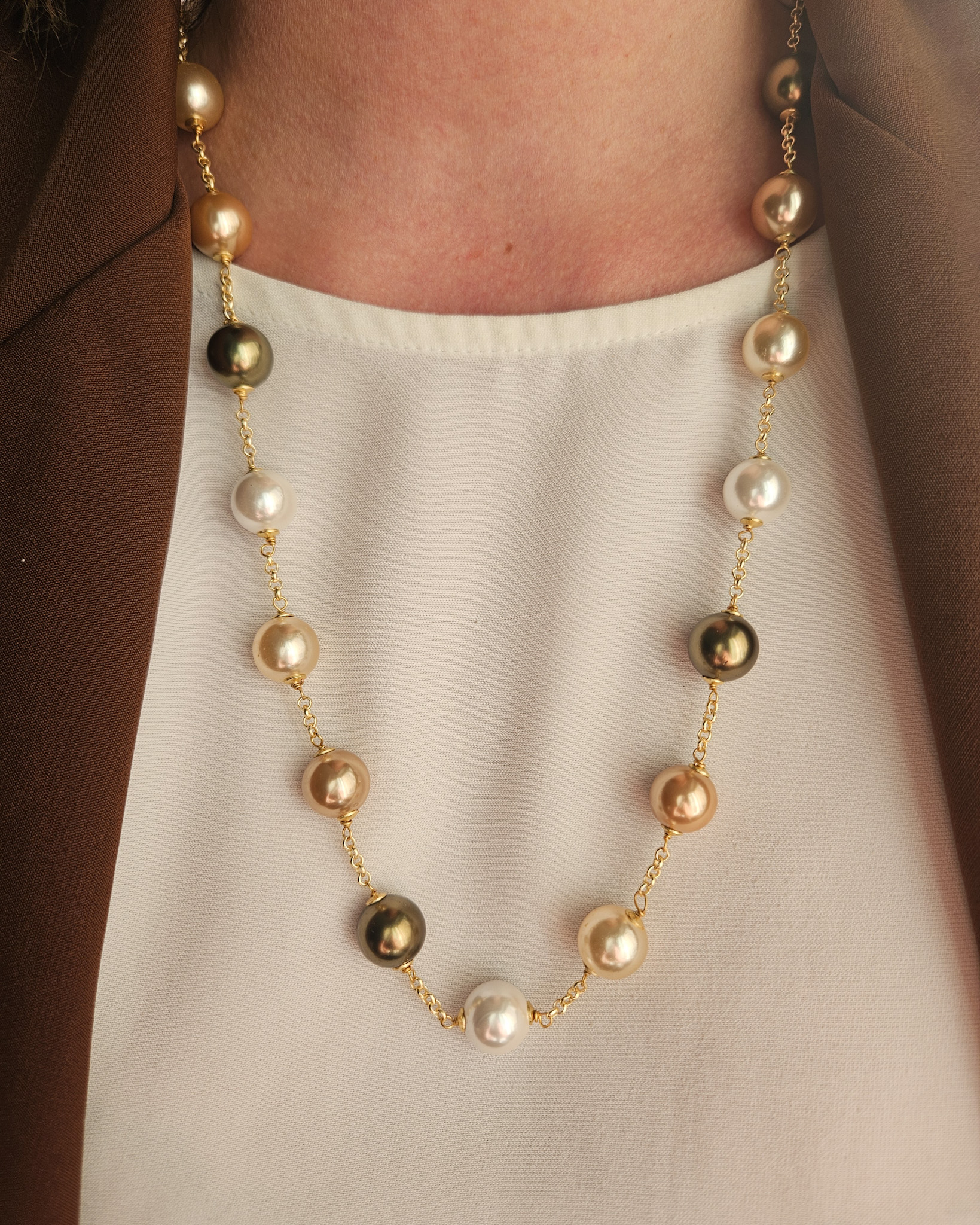 parure collana e orecchini con catena e perle parure collana e orecchini con catena e perle