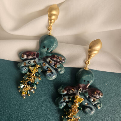 Orecchini Pendenti con Polipetti in Ceramica di Caltagirone Dipinta a Mano e Cristalli Swarovski