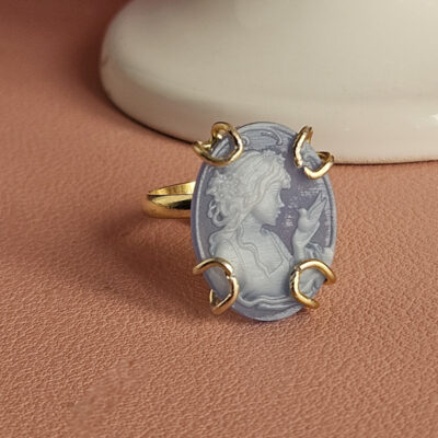 Anello cammeo ritratto in agata blu