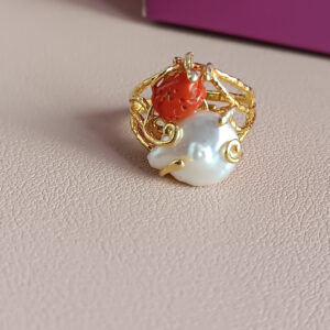 Anello in argento 925 placcato Oro con perla di fiume e corallo del mediterraneo 4