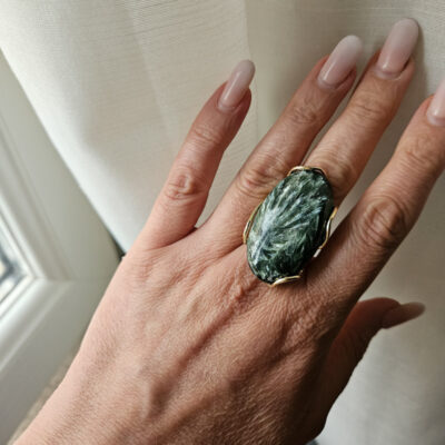 Anello ovale con serafinite