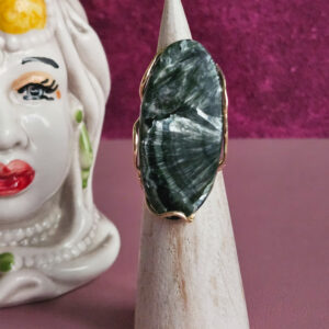 Anello ovale con serafinite