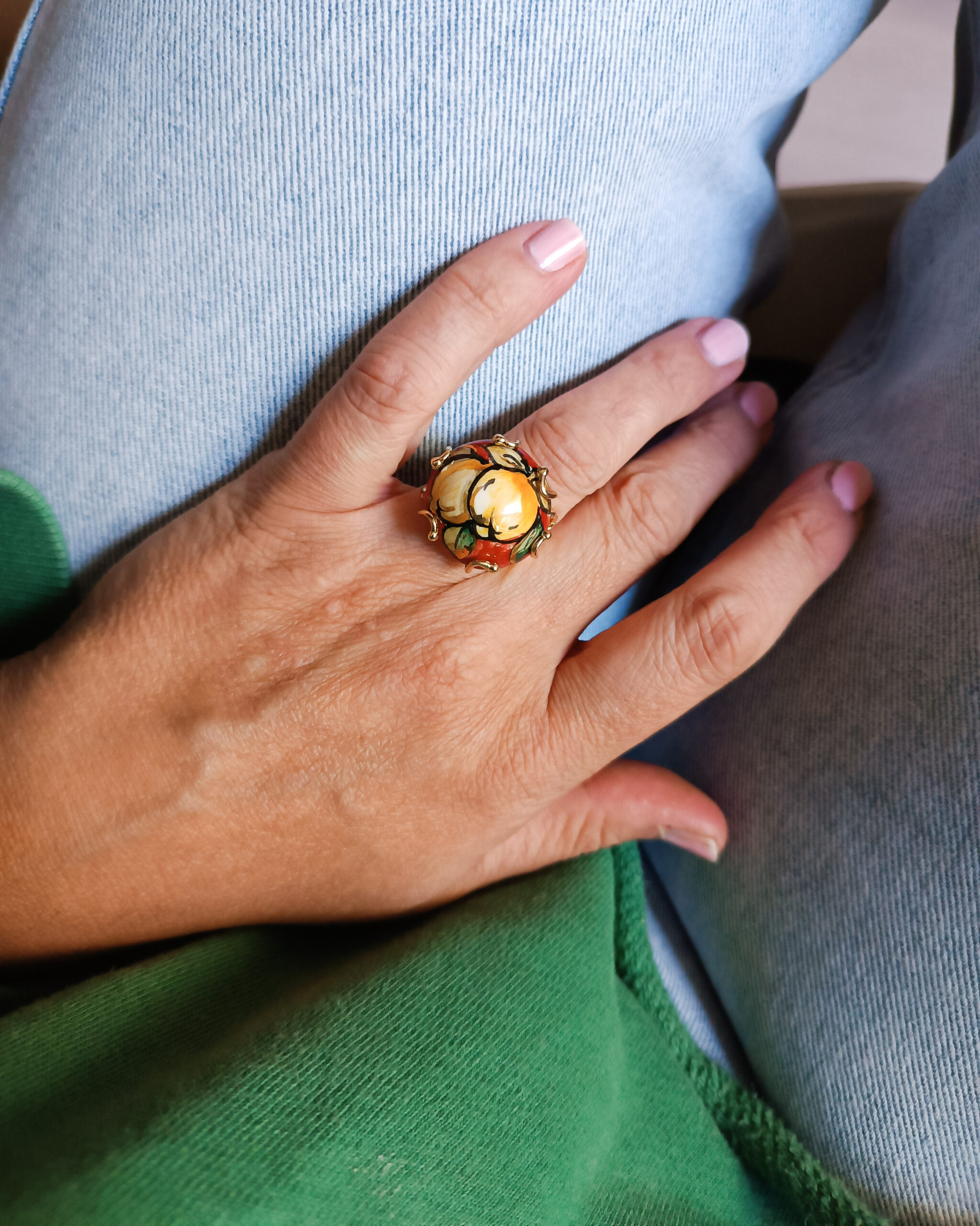 Anello tondo con ceramica di caltagirone dipinta a mano 1