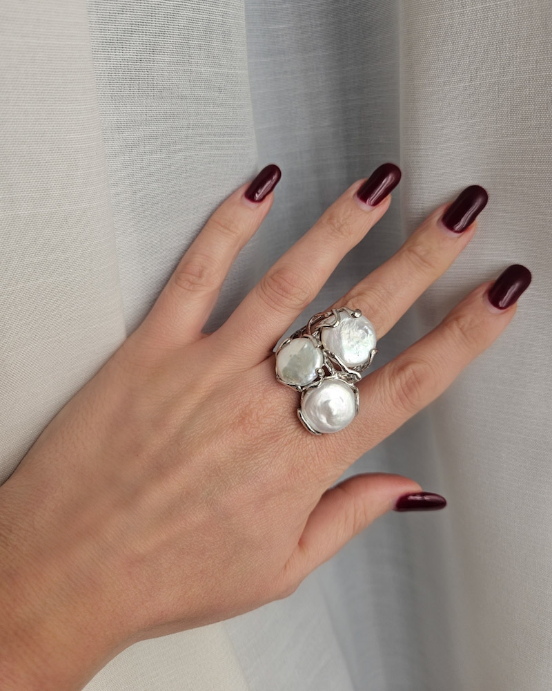Anello triplo con perle barocche piatte 3