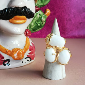Anello triplo con pietre bianche 2
