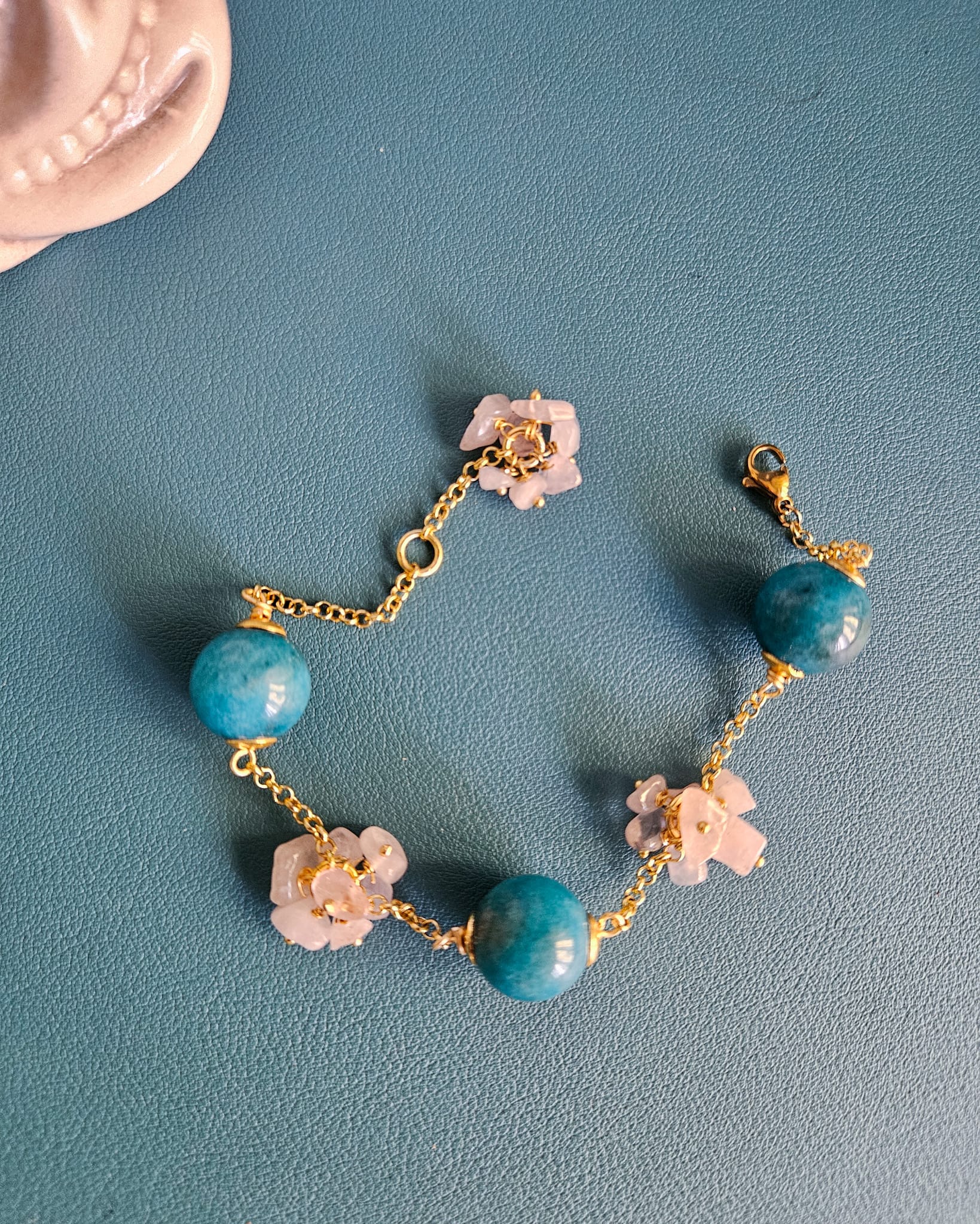 Bracciale a Catena con Apatite e Chips di Quarzo Rosa Bracciale a Catena con Apatite e Chips di Quarzo Rosa
