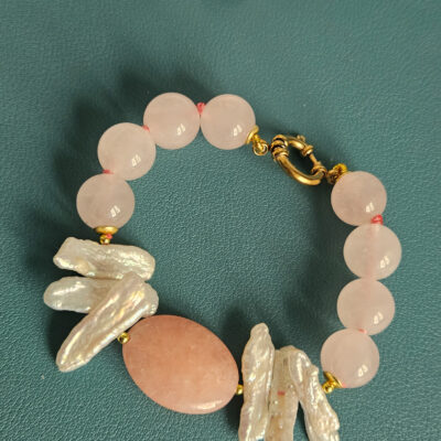 Bracciale con Quarzo Rosa, Scaglie di Perle e Giada Rosa
