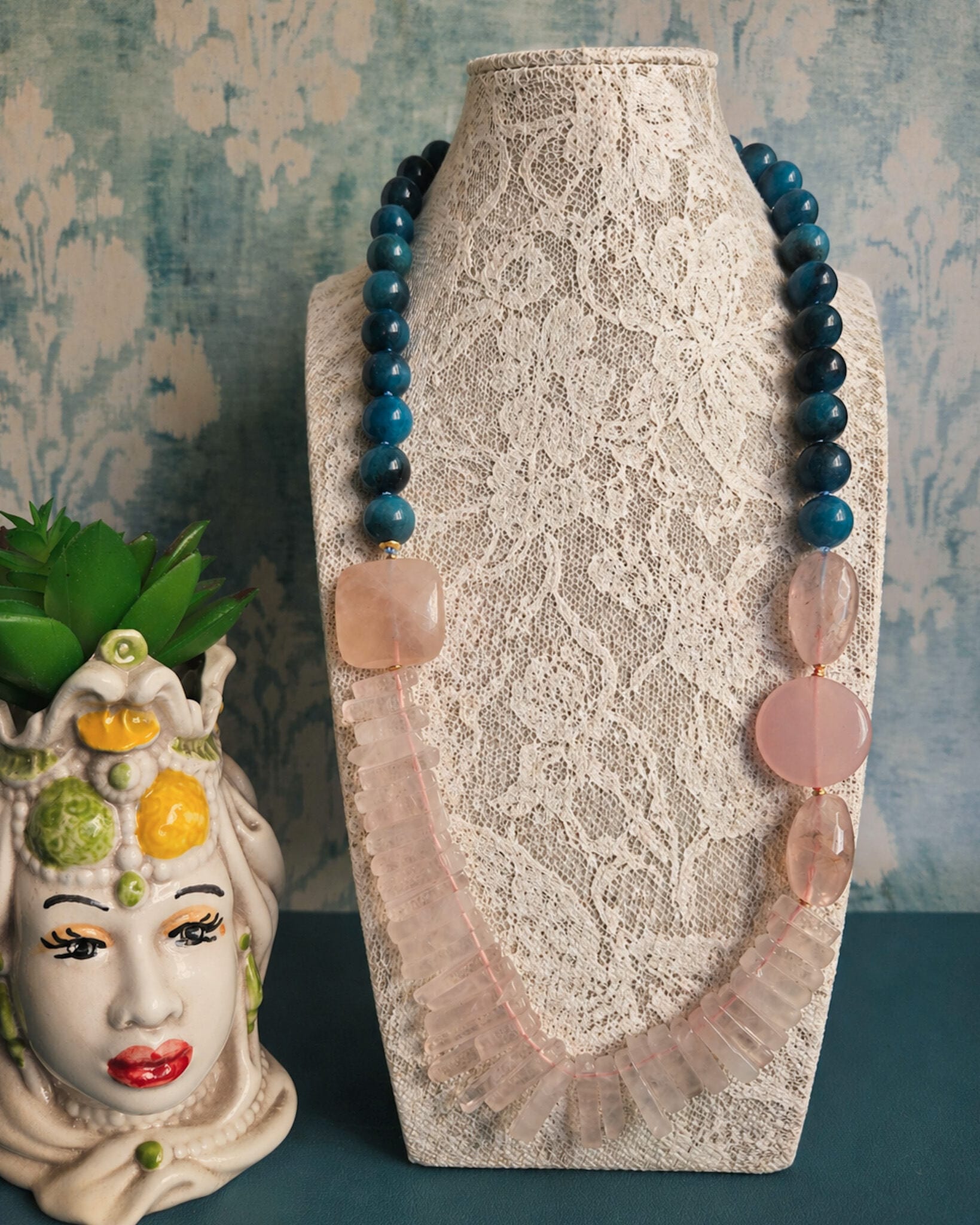 Collana Decollete con Apatite e Frange di Quarzo Rosa 1