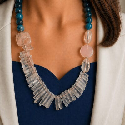 Collana Decollete con Apatite e Frange di Quarzo Rosa