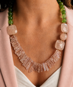 Collana Decollete con Peridoto e Frange di Quarzo Rosa