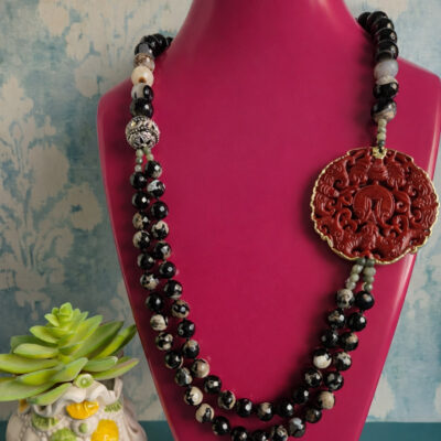 Collana Doppia con Agata del Madagascar Nera e Giada Burma Rosso Porpora