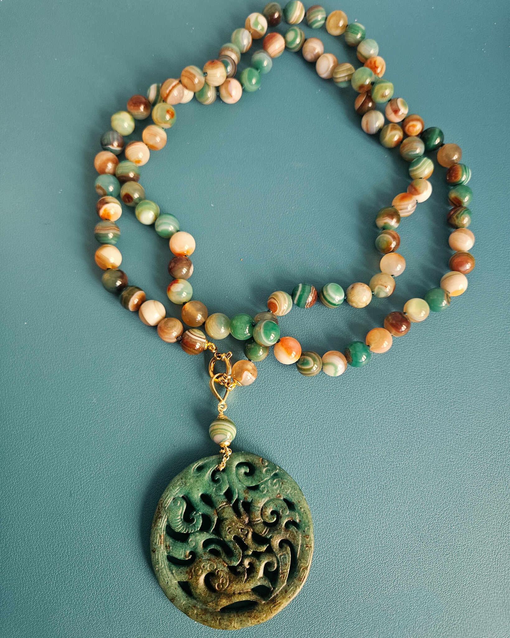 Collana Extra Lunga con Agata Sfumata e Ciondolo Giada Verde 3