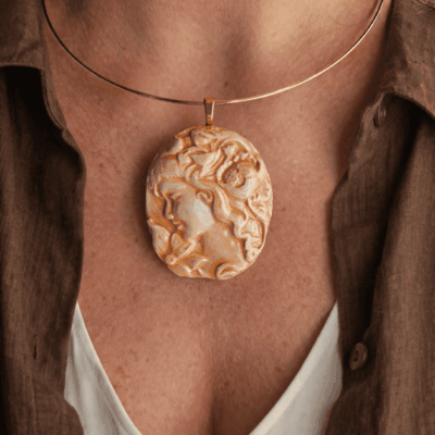 Collana Girocollo Rigido con Cammeo in Ceramica di Caltagirone