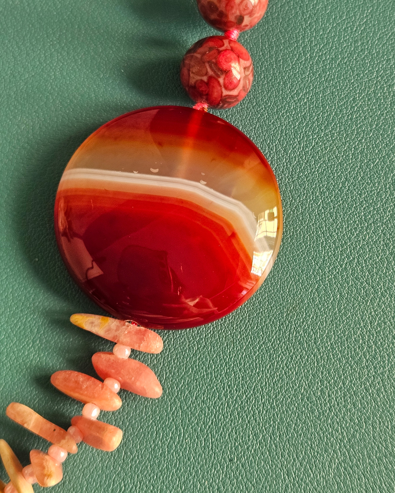 Collana Lunga con Agata Oceanica, Rodocrosite e Ciondolo in Ceramica di Caltagirone 4