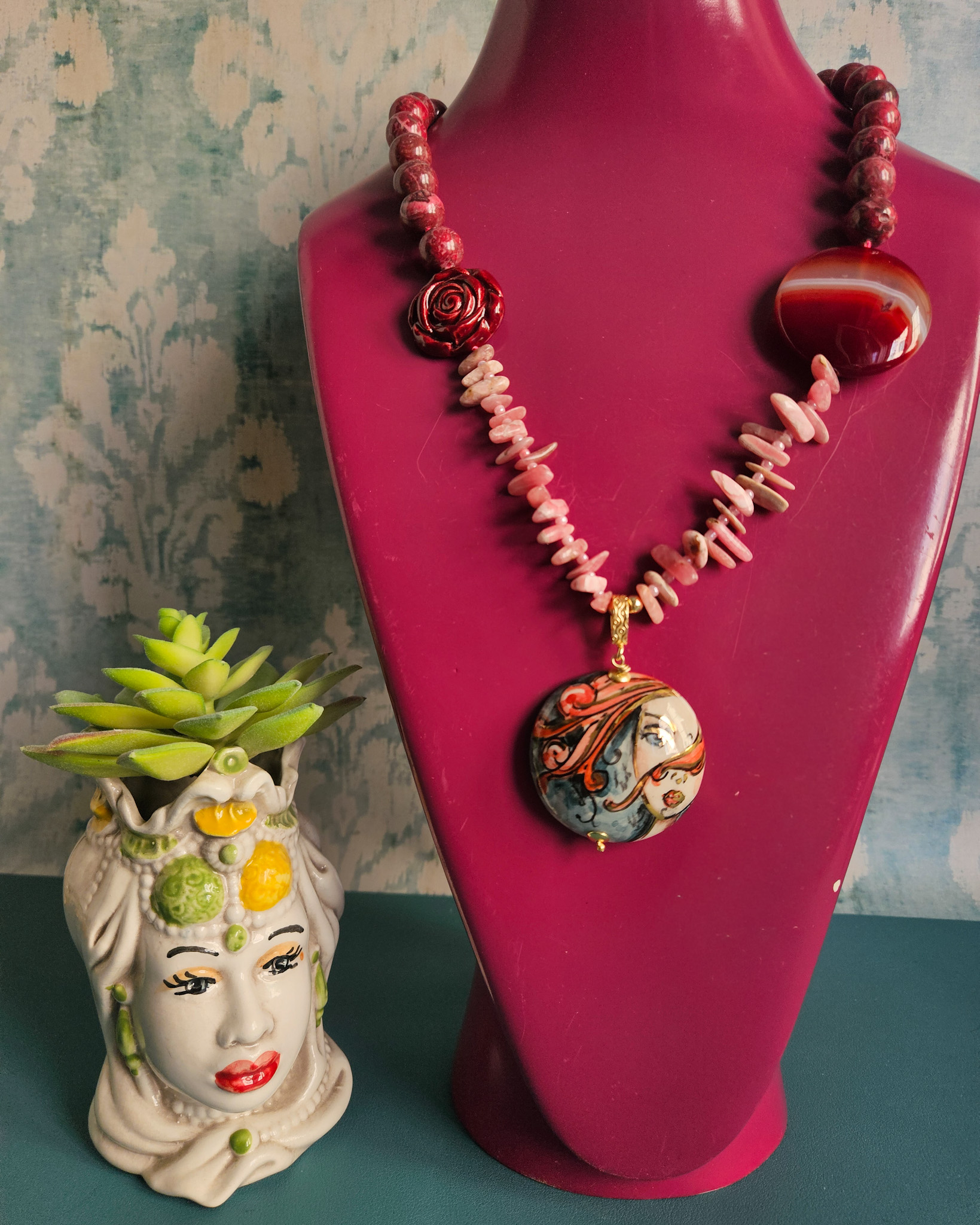 Collana Lunga con Agata Oceanica, Rodocrosite e Ciondolo in Ceramica di Caltagirone