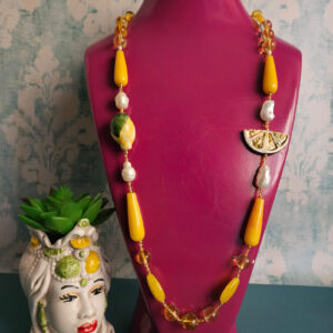 Collana Lunga con Giada Gialla, Perle e Limoni in Ceramica di Caltagirone