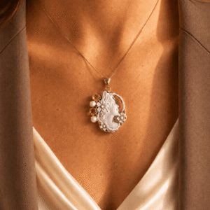 Collana a Catena con Ciondolo Cammeo Volto, Perle e Quarzo Citrino