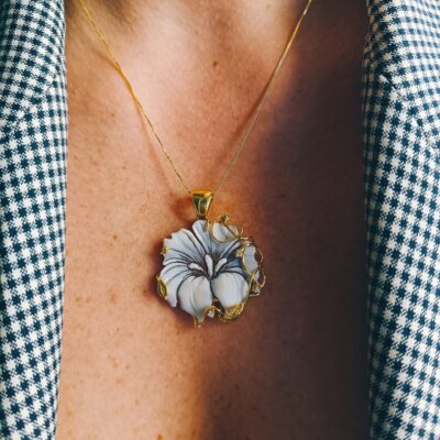 Collana a catena con ciondolo cammeo fiore