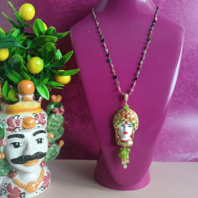 Collana a catena con tormalina e testa di moro in ceramica di caltagirone 1