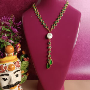 Collana a catena doppia con occhio di gatto verde e perla barocca piatta 1