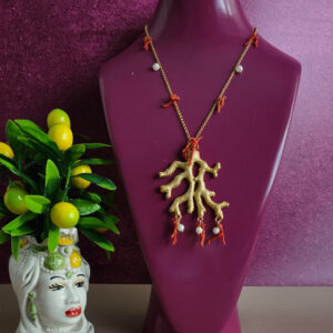 Collana a catena oro con ramo di corallo e corallo rosso 4