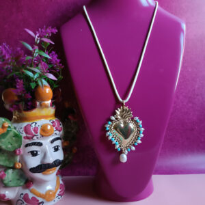 Collana a corda con cuore sacro