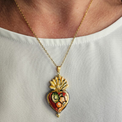 Collana con ciondolo cuore sacro