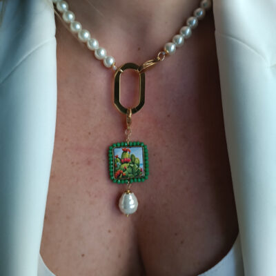 Collana di perle con mattonella in ceramica di caltagirone 1