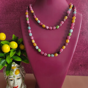 Collana extra lunga con giada colorata
