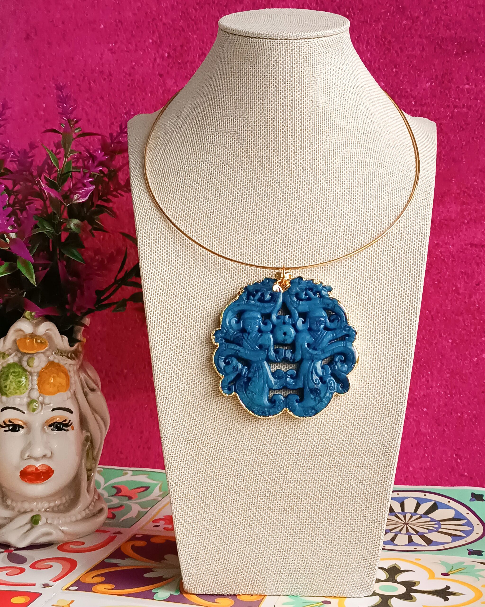 Collana girocollo rigido con ciondolo giada blu 3