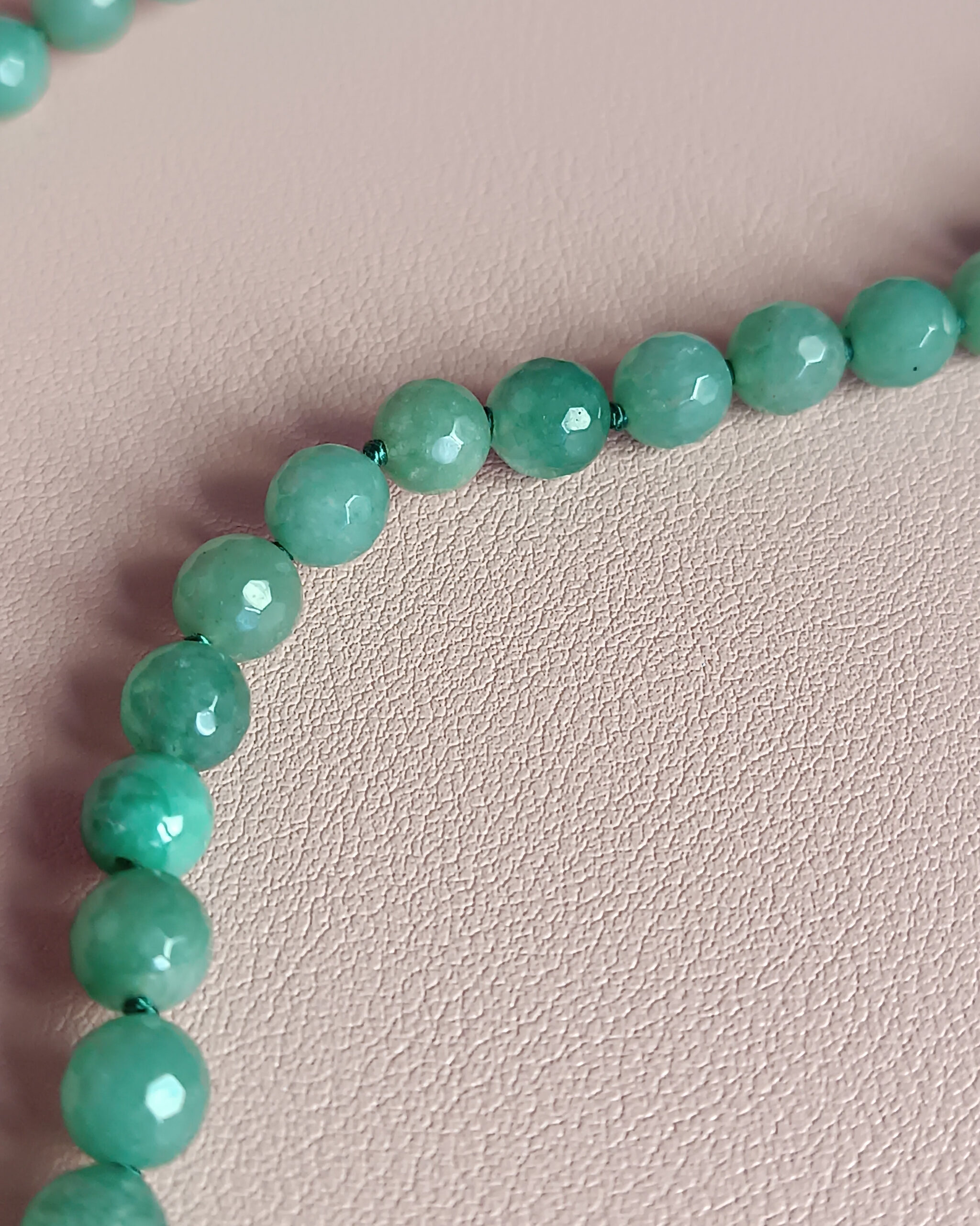 Collana lunga con giada verde e zirconi verdi 1 Collana lunga con giada verde e zirconi verdi 1