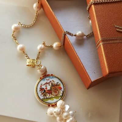 Long chain necklace with pearls and sicily ceramic tile