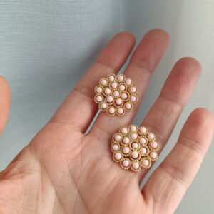 Orecchini al lobo con corallo rosa 3