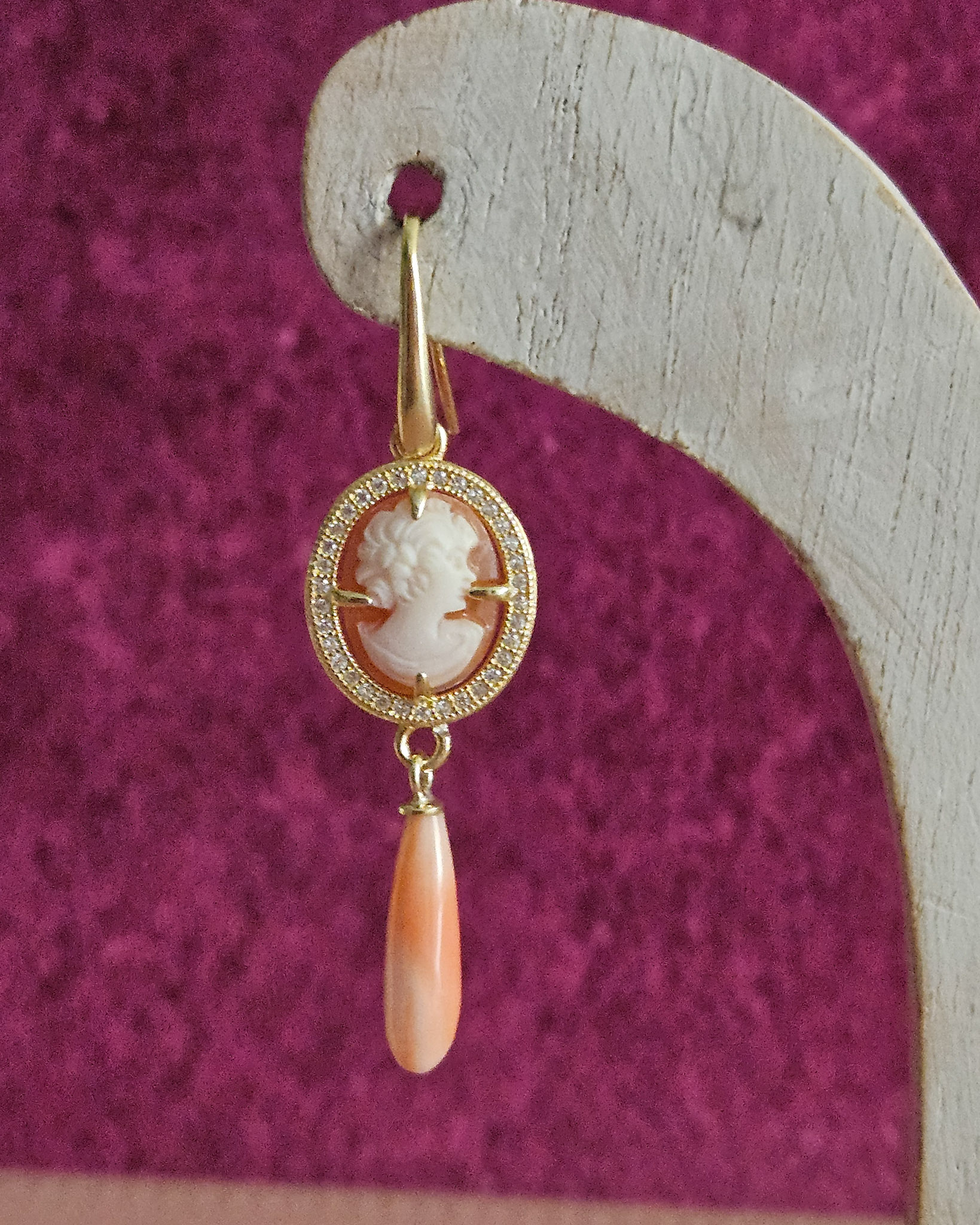 Orecchini con cammei e corallo rosa pelle d'angelo 2