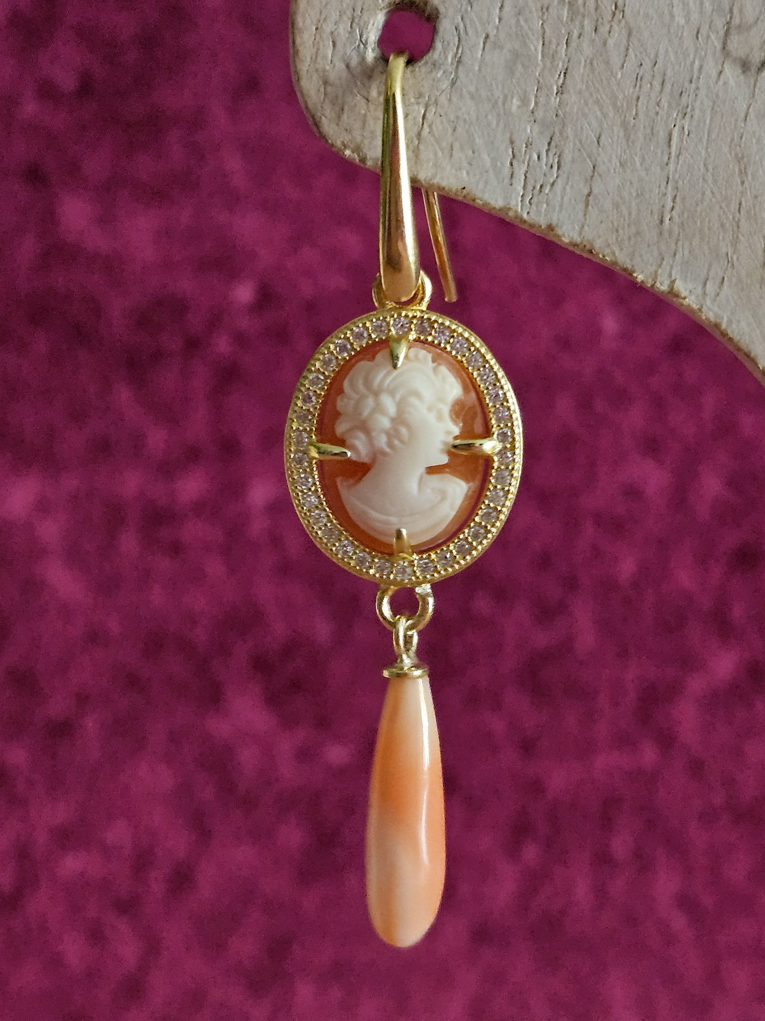 Orecchini con cammei e corallo rosa pelle d'angelo 4