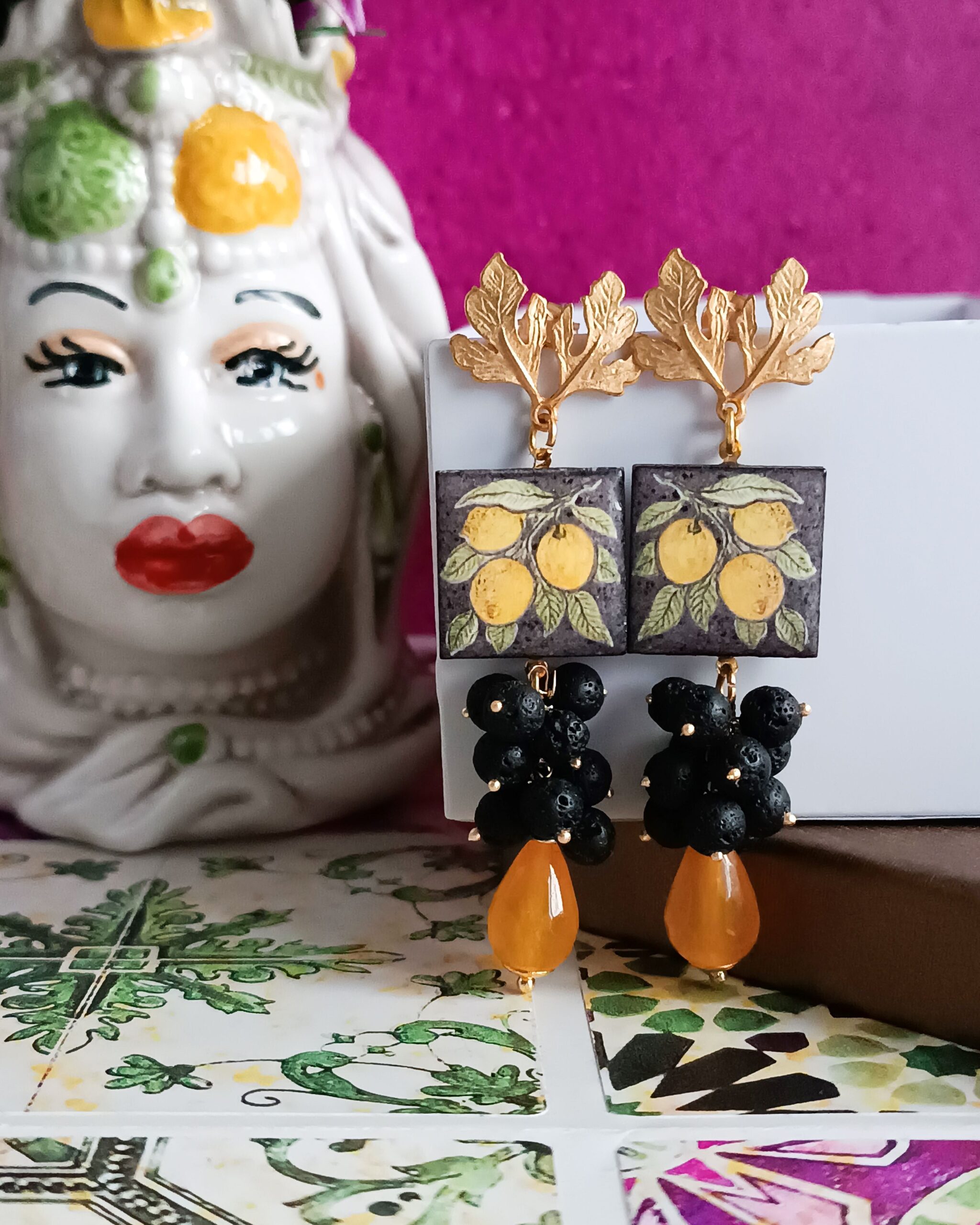 Orecchini con mattonelle in ceramica di caltagirone pietra lavica e quarzo citrino 2 Orecchini con mattonelle in ceramica di caltagirone pietra lavica e quarzo citrino 2