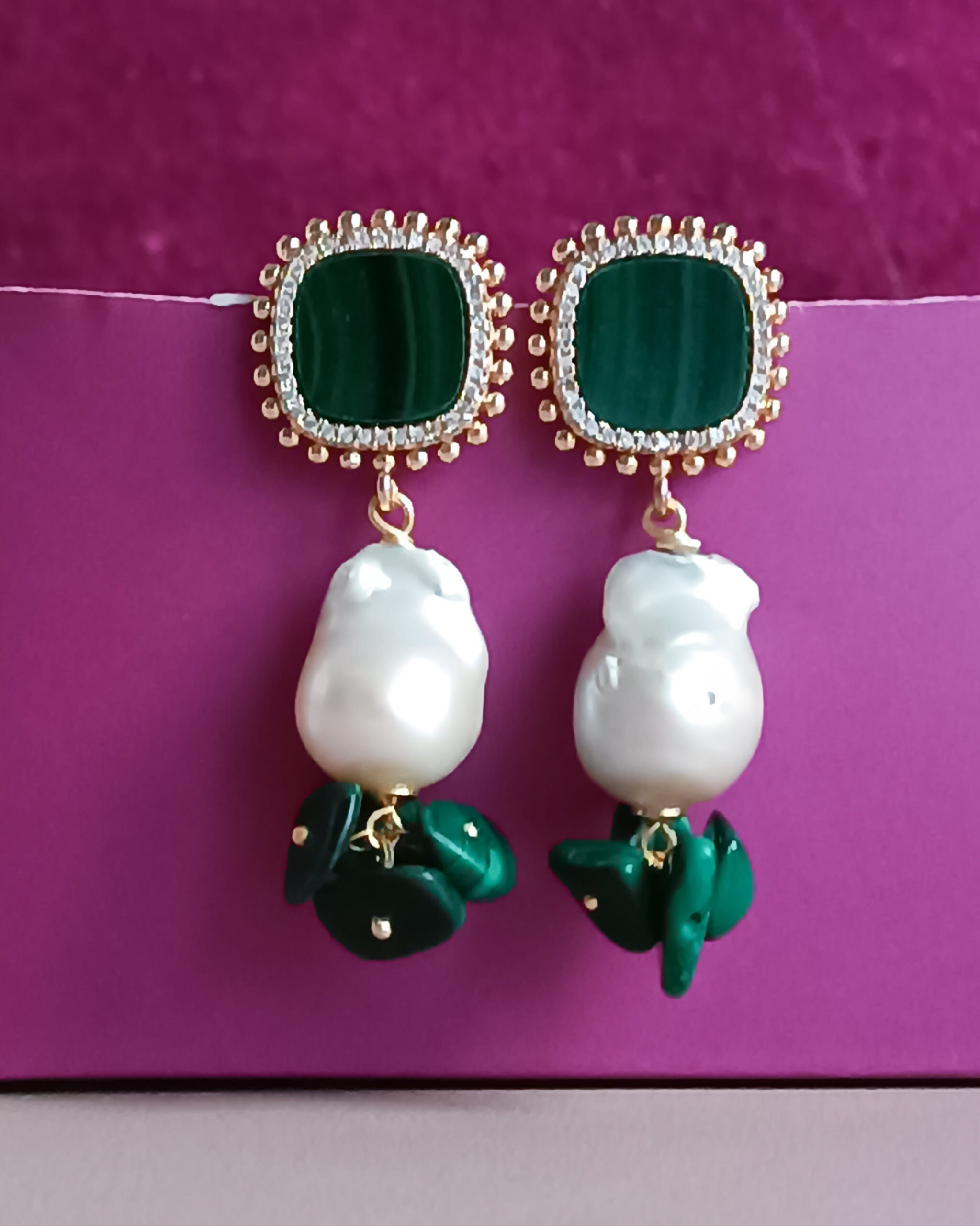 Orecchini di perle con malachite 2